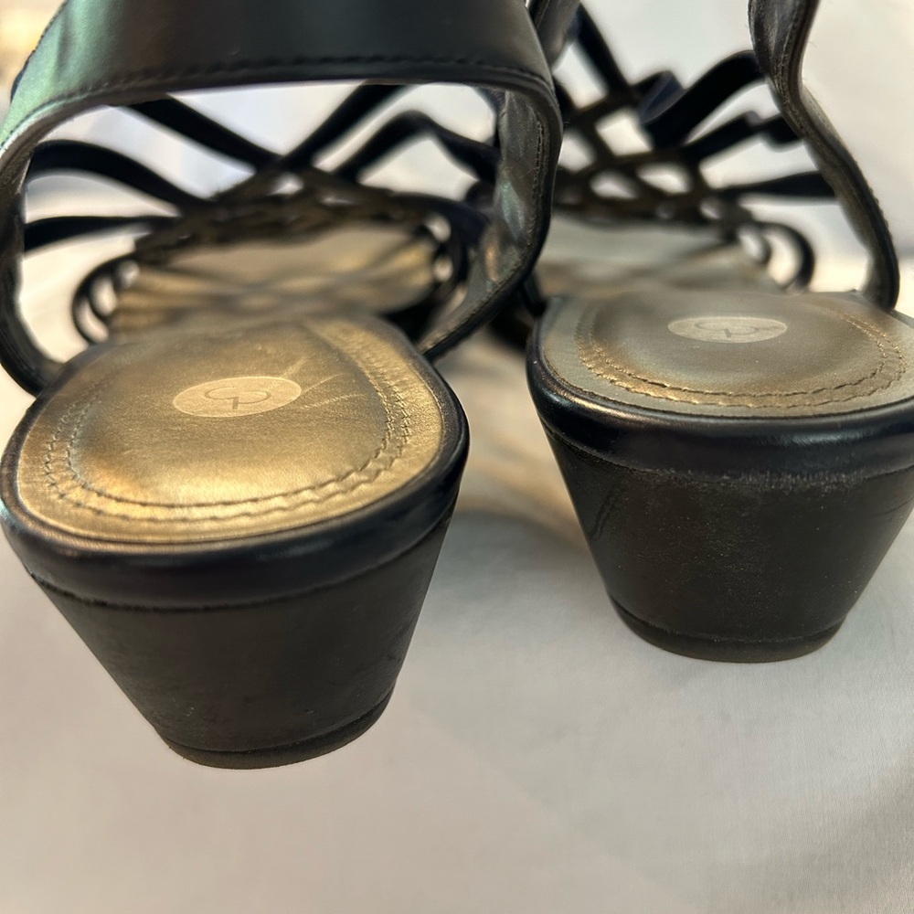 Elegant Navy Strappy Sandals Size 8M. wedge heel stretchy straps - Picture 6 of 13